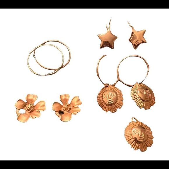 Vintage gold colored earrings Stars suns flowers 2 sizes of loops GVC - Picture 1 of 9